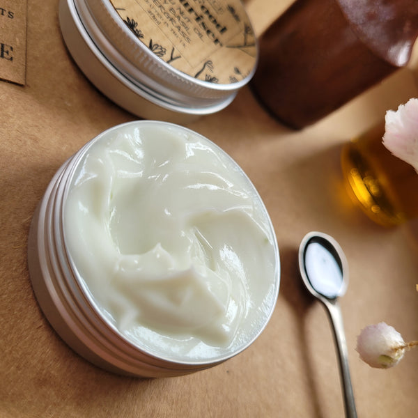 Skin Food Moisturiser with Tamanu Oil, Holy Basil and Gingergrass